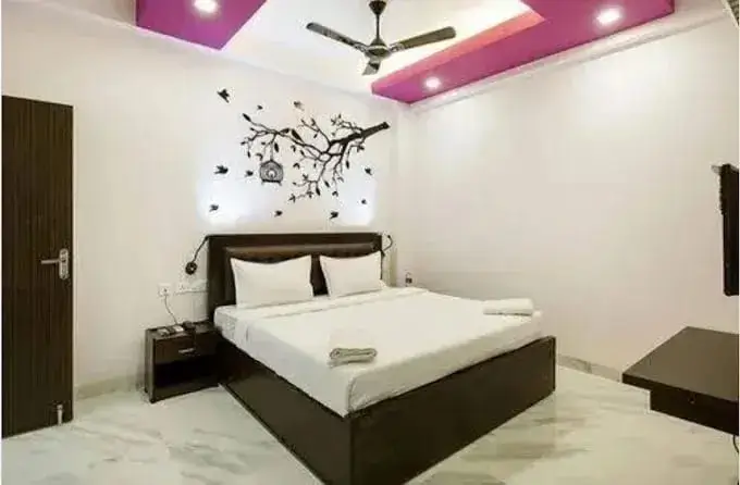 Double Deluxe room Dharamshala Sarangpur